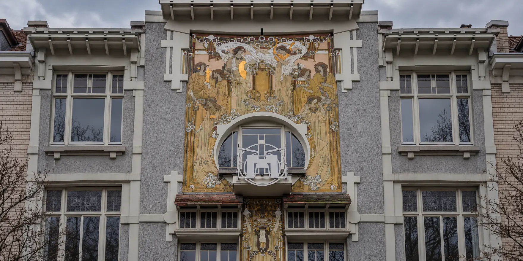 Maison Cauchie · sgraffito et fenêtre circulaire